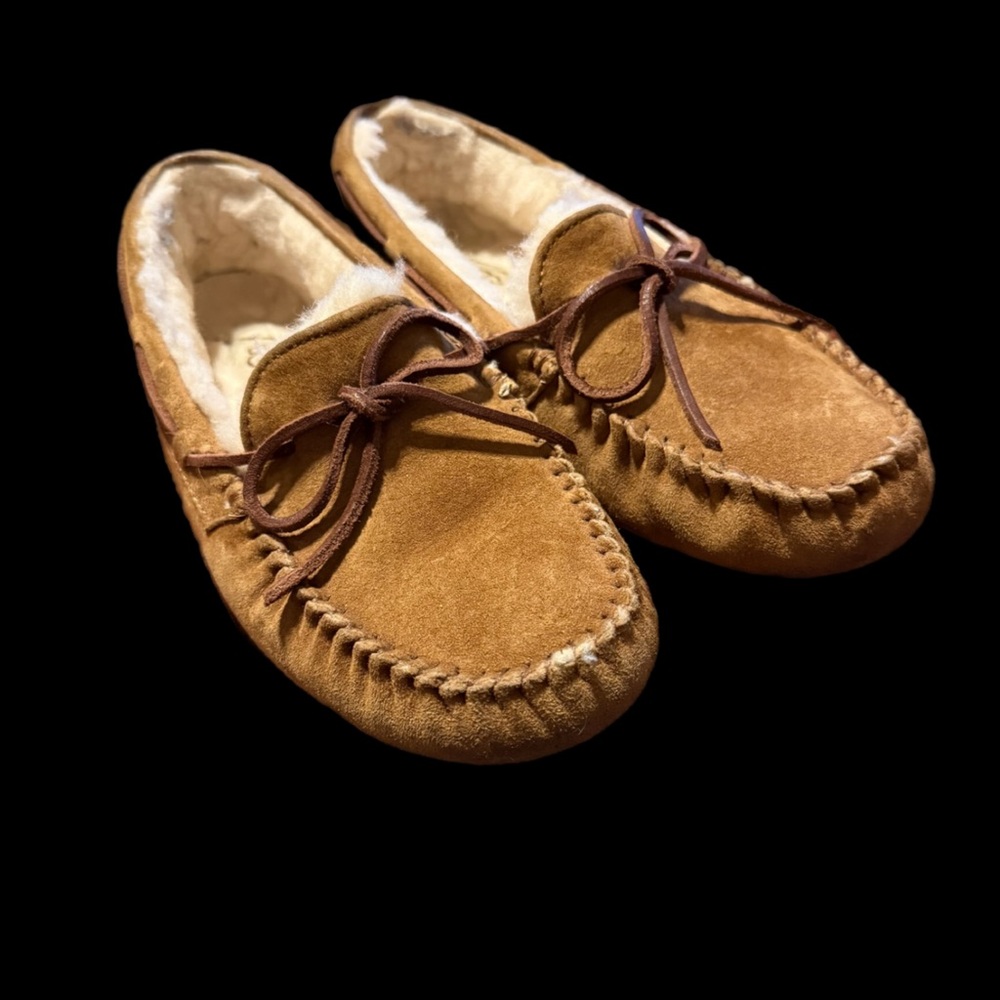UGG SLIPPERS #5612, DAKOTA Beige Suede Shearling Lining, Leather Ties Women's 8